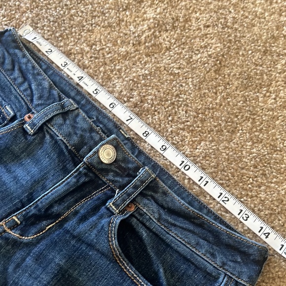 American Eagle Skinny Kick size 4 Jeans with sequin pocket design - Picture 6 of 9